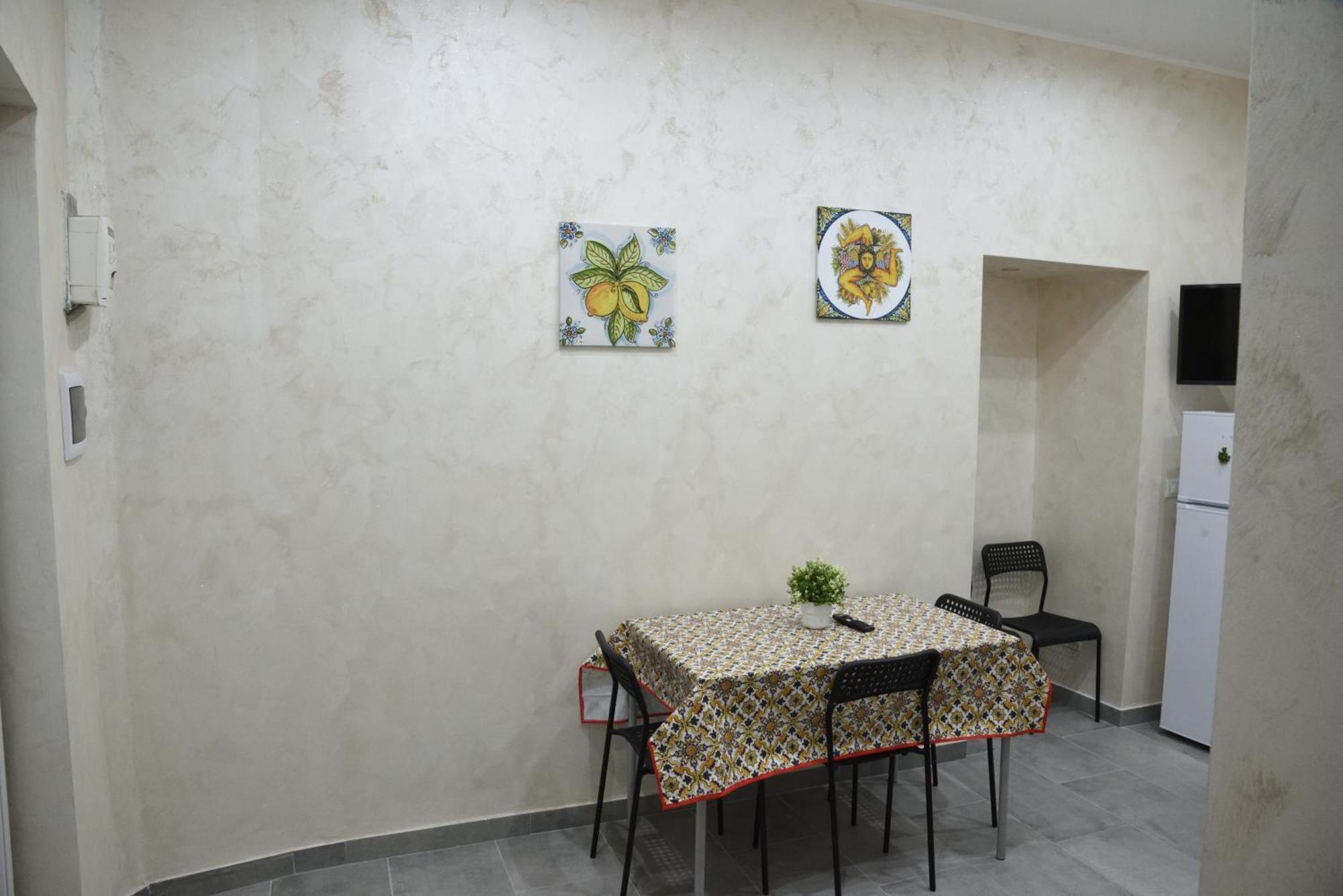 Family House Apartment คาตาเนีย ภายนอก รูปภาพ